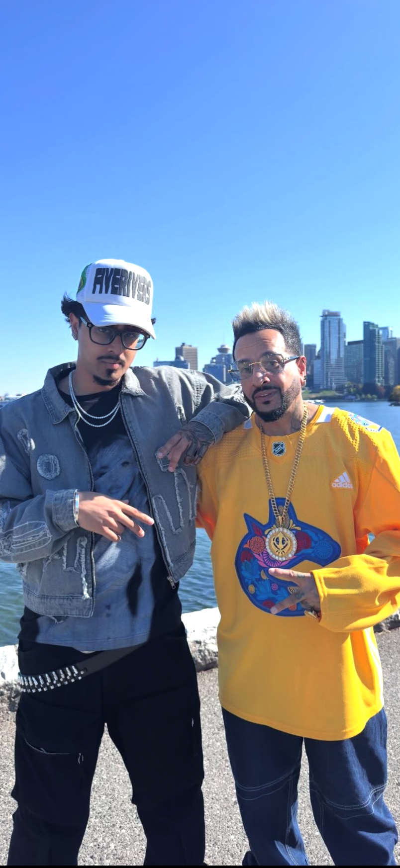 Morni/Peacock Hat White